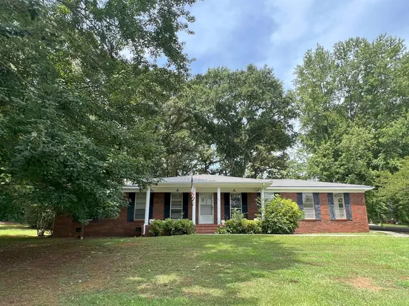 901 Carson Ln SW, Jacksonville, AL 36265