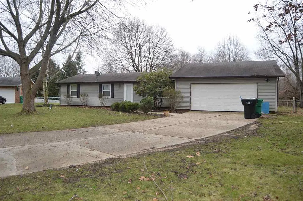 16166 Continental Dr photo 1