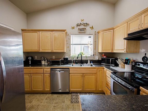 2nd image of 151 NE Malad Ct