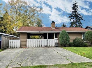 9515 College Way N, Seattle, WA 98103