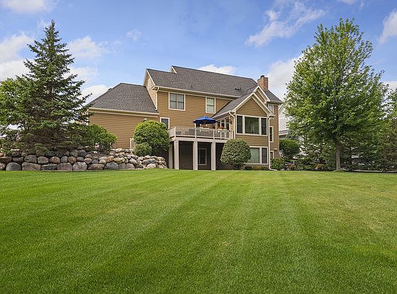 3rd image of 3203 Crestmoor Dr