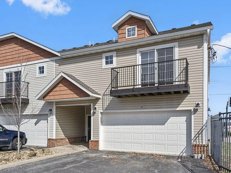 710 W Walnut St — Photo 21