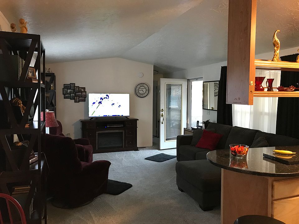 1st image of 2150 Laura St Space 39