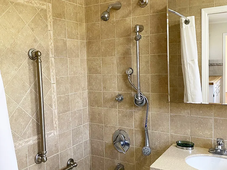 17 Villard Ave #2 — Photo 10