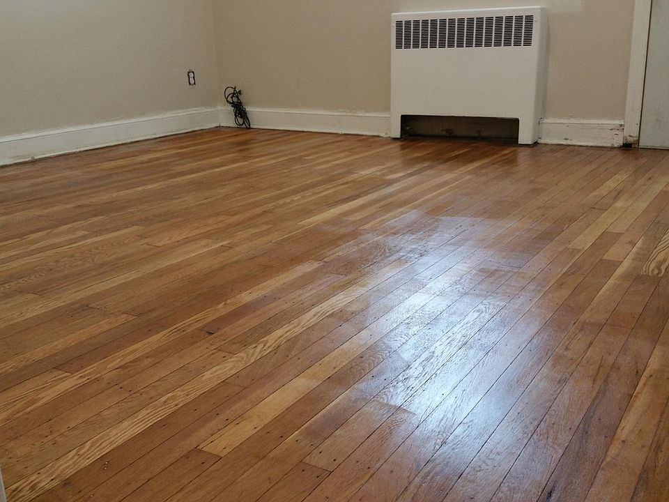 2nd image of 1201 Stirling St