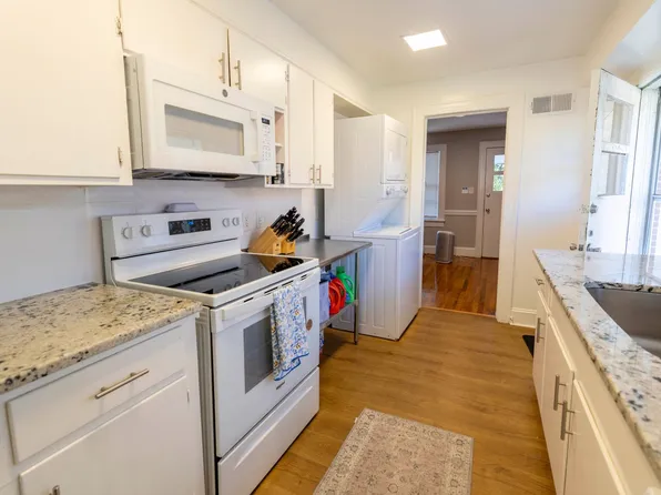 208 Lewis St, Greenville, NC 27858