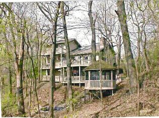 330 Point Ct, Algonquin, IL 60102