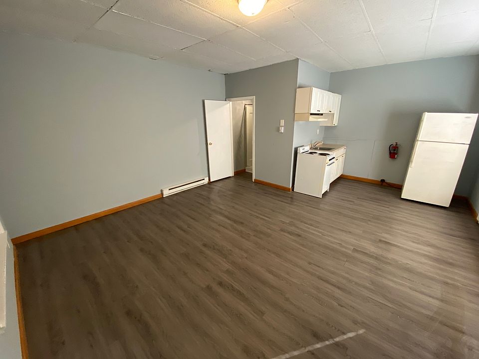 2nd image of 136-138 Stanbridge St #3