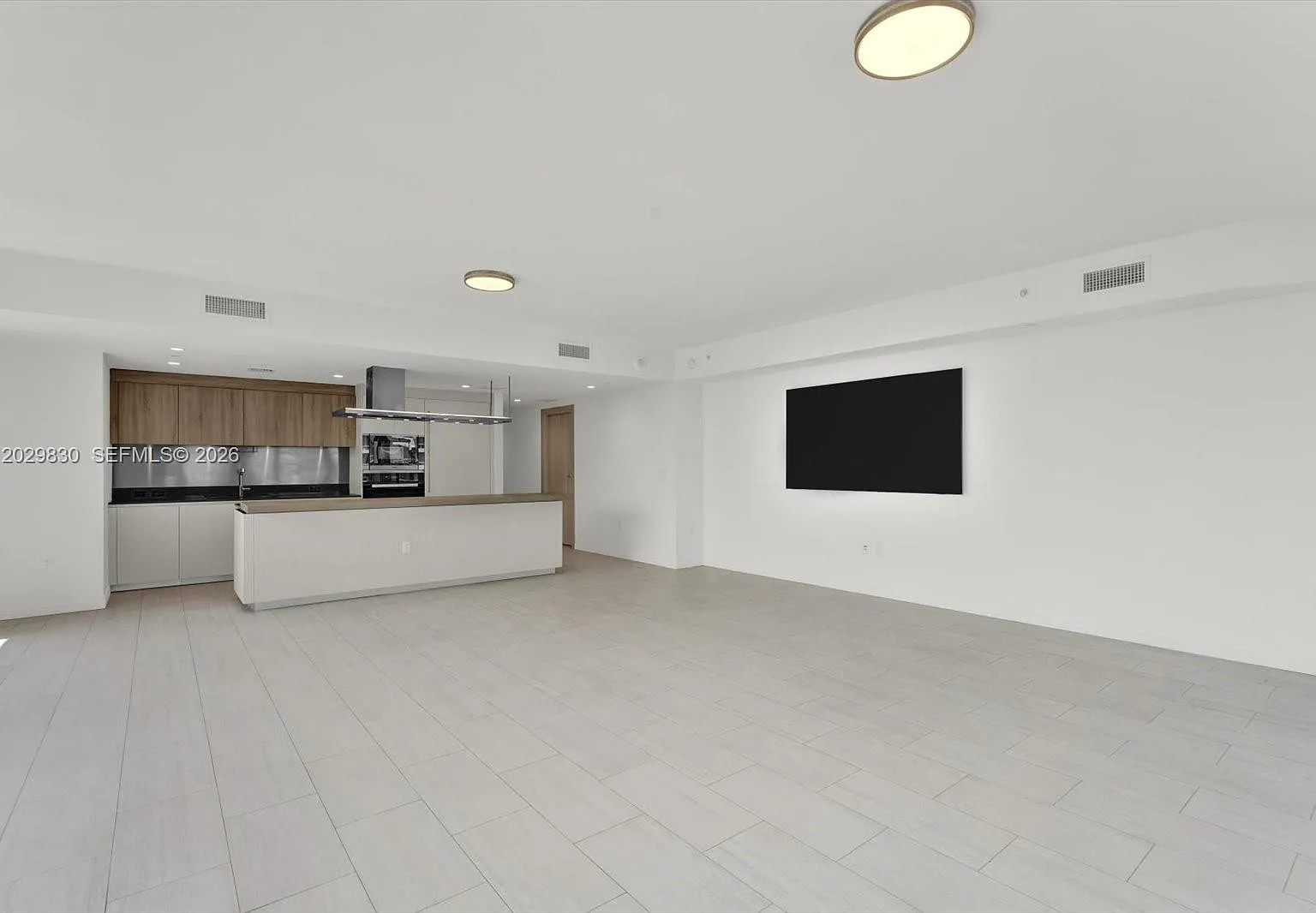 Brickell Flatiron Condo — Photo 3