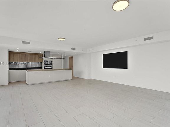 3rd image of 1000 Brickell Plz #3602