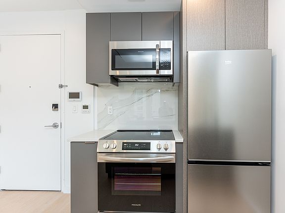5th image of 1499 Bedford Ave #5X