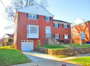 9840 Belhaven Rd, Bethesda, MD 20817