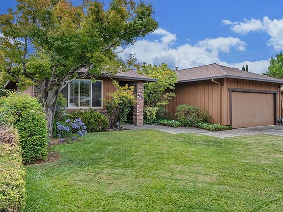 3rd image of 3832 Sherbrook Drive