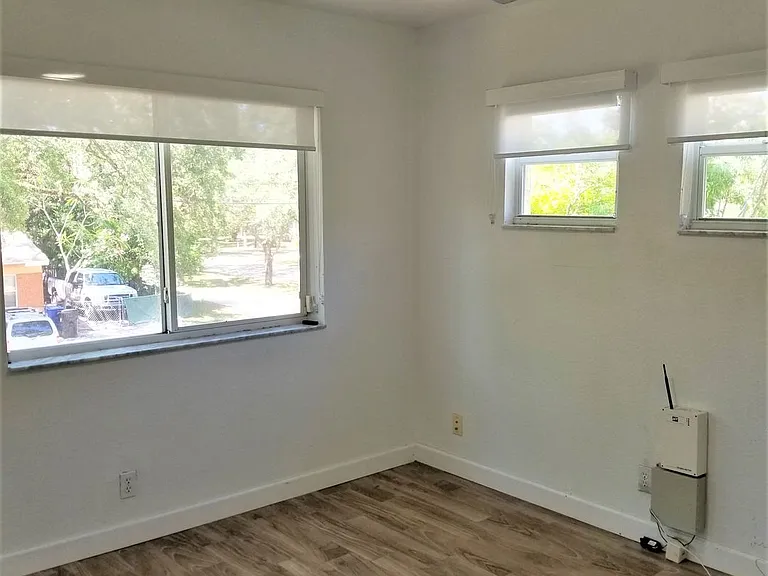3221 SW 15th Ave — Photo 16