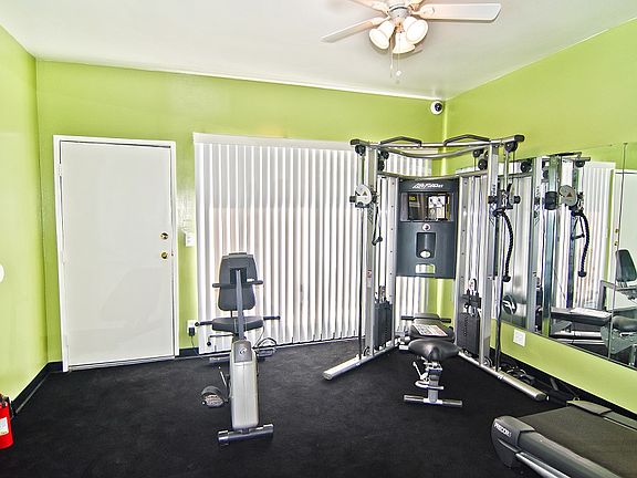 4th image of 8523 Etiwanda Ave #863960f26