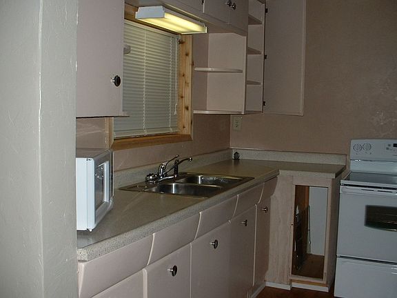 Kitchen - New Laminate