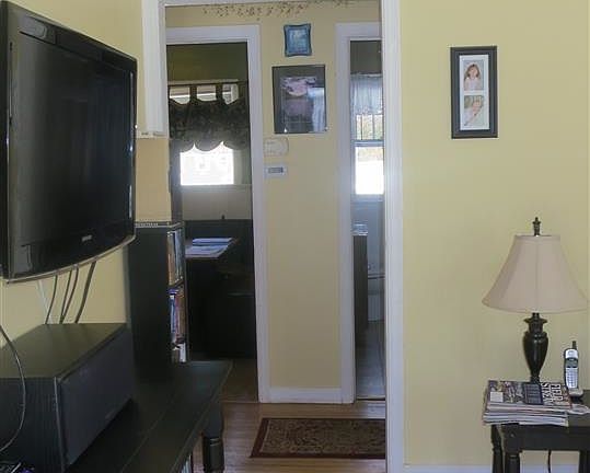 5th image of 12 Willow Ln