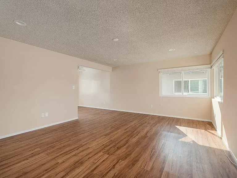 2302 Aviation Blvd #B — Photo 3