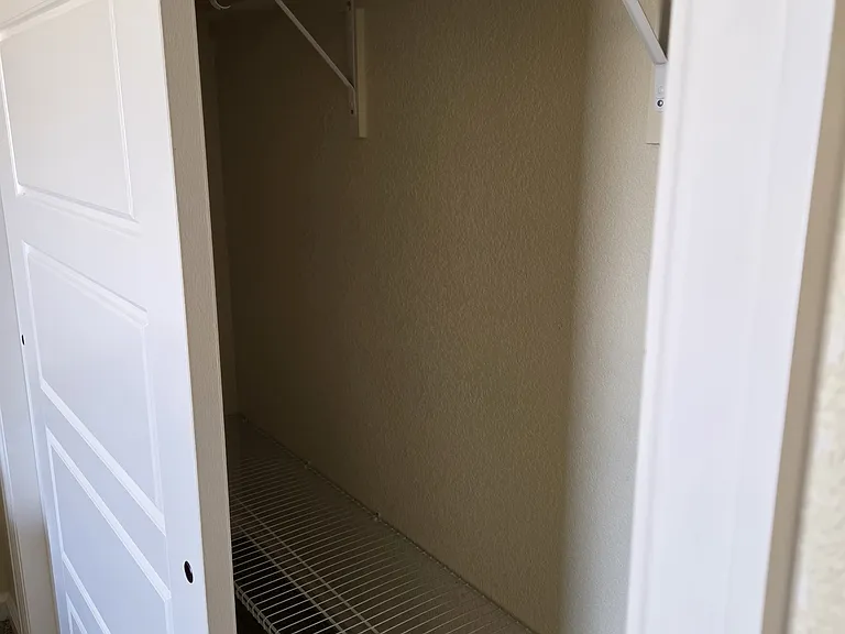 438 N Mitford Dr — Photo 17