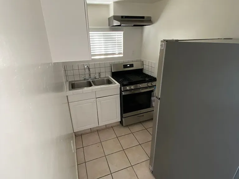 5310 Carpinteria Ave — Photo 3