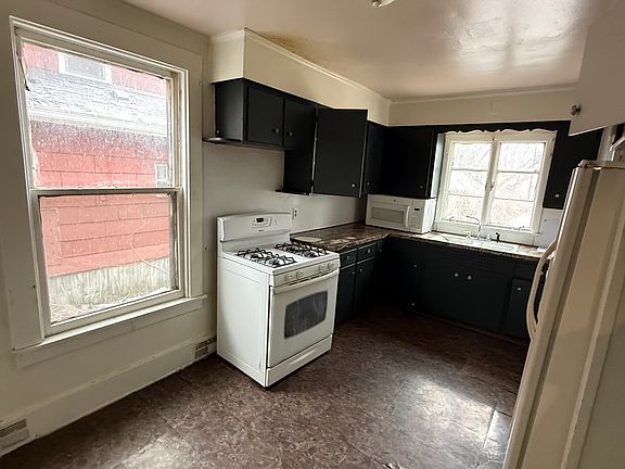 5th image of 138 Cameron St