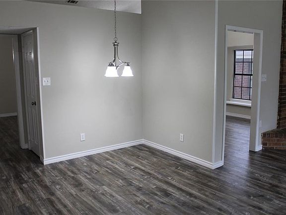 4th image of 2028 Meadowbrook Dr