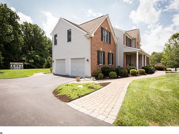 4th image of 962 Burdette Dr