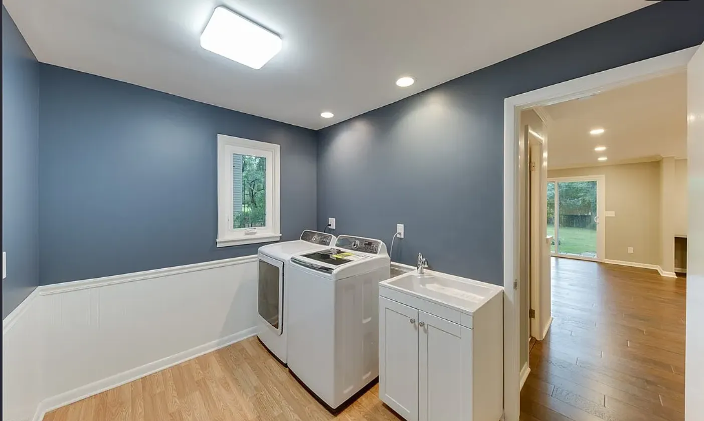 4 bed, 2352 sqft, $3,750 — Photo 4