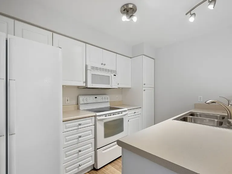 15150 140th Way SE #F304 — Photo 5