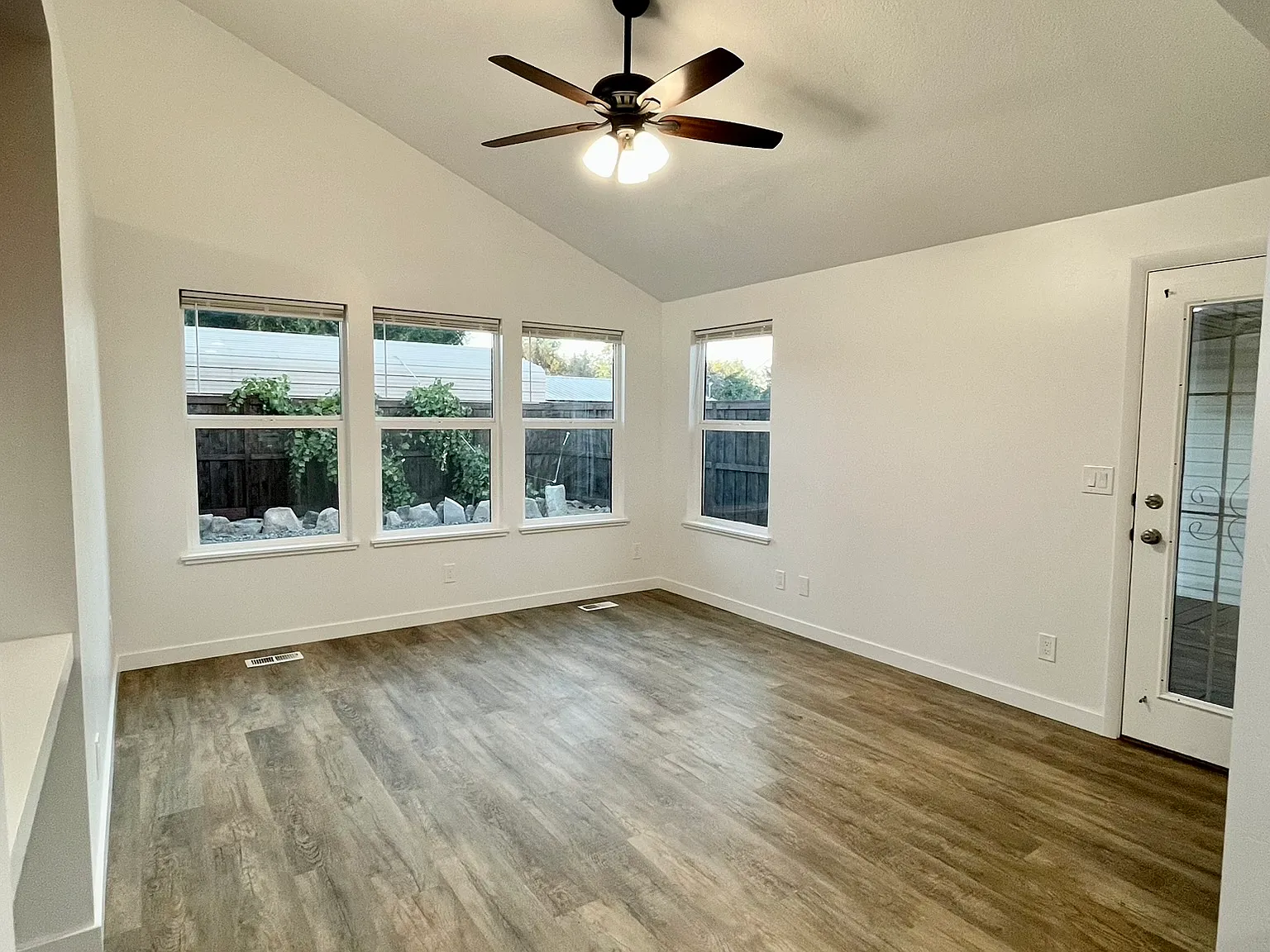 3 bed, 1500 sqft, $1,700 — Photo 4