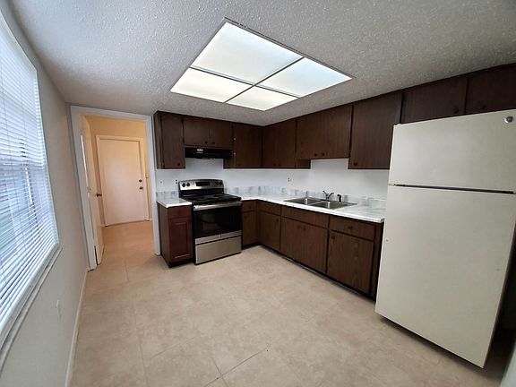 5th image of 3916 25th St W