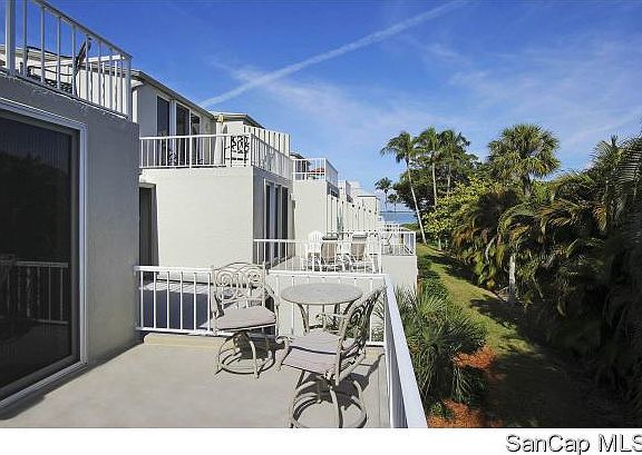 3rd image of 200 Periwinkle Way Unit 217