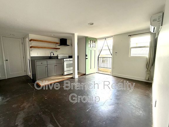 3rd image of 1616 Fargo St Unit 3