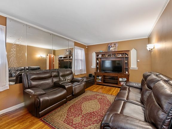 3rd image of 183-88 Camden Ave