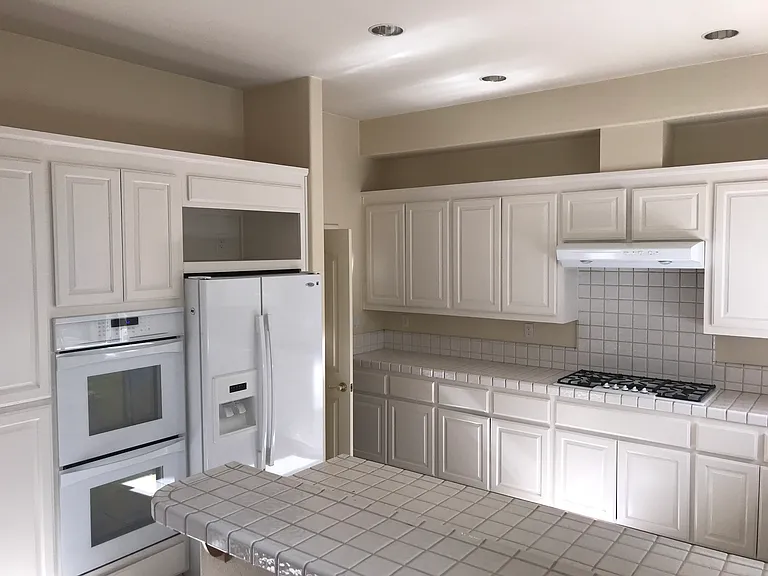 2120 Vizcaya Way — Photo 10