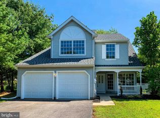 10 Tudor Dr, Burlington, NJ 08016