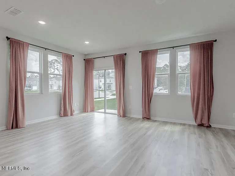 14438 Macadamia Ln — Photo 2