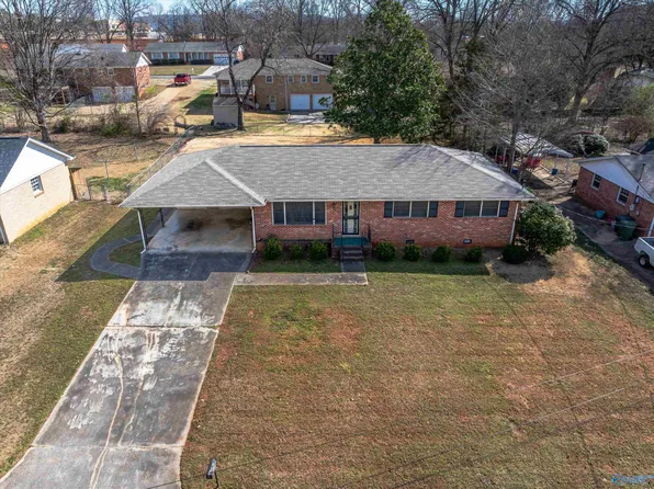 376 College Park Ct NW, Huntsville, AL 35805