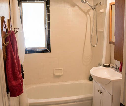 3rd image of 102 W San Pedro
