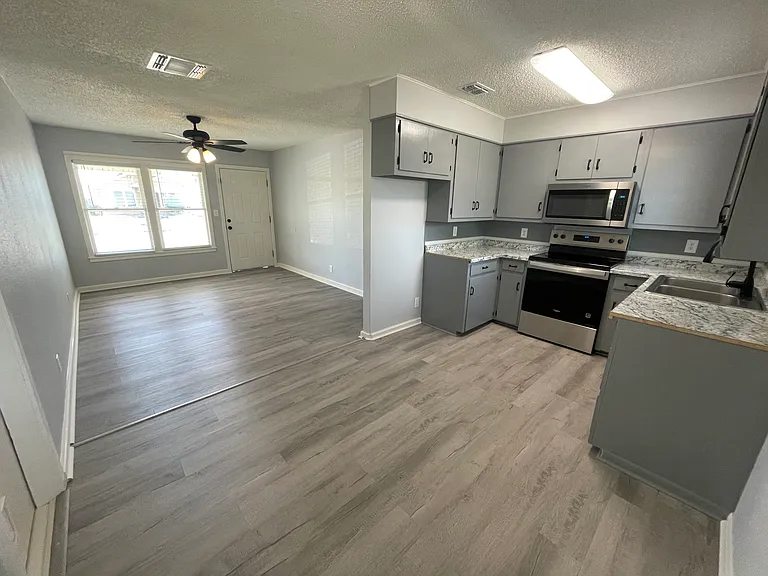 811 Oasis St — Photo 24