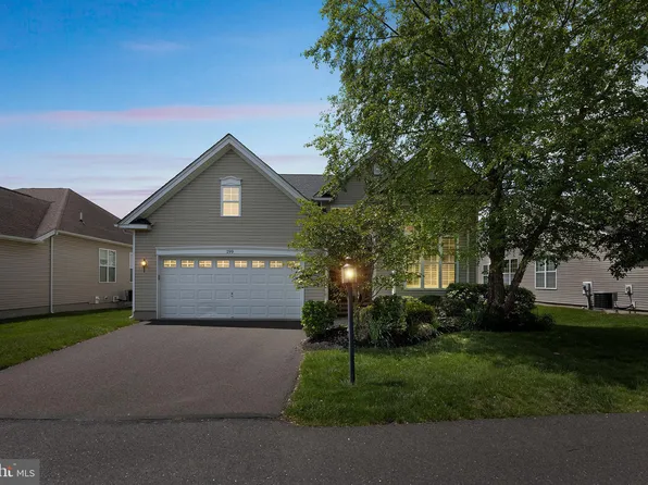 199 Roosevelt Dr, Yardley, PA 19067