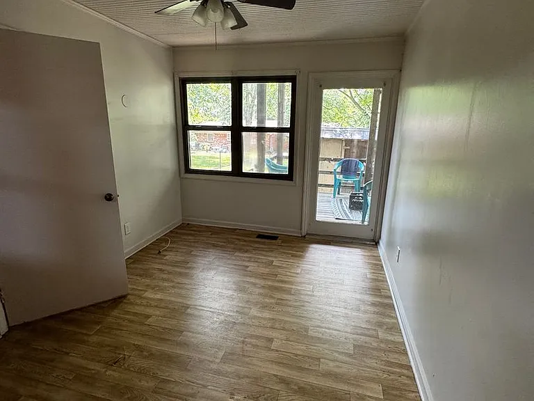 416 Stroud Rd — Photo 21