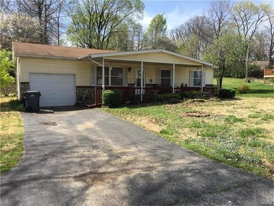 555 Park Dr, Saint Clair, MO, 63077