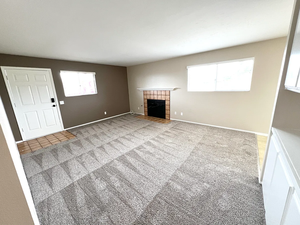 Building Photo - 2614 Jefferson St #B