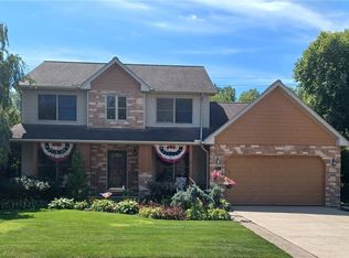 919 Glenview Dr, Huron, OH 44839