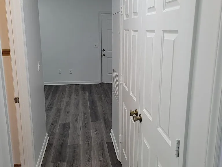 Arlington Apartments — Photo 112