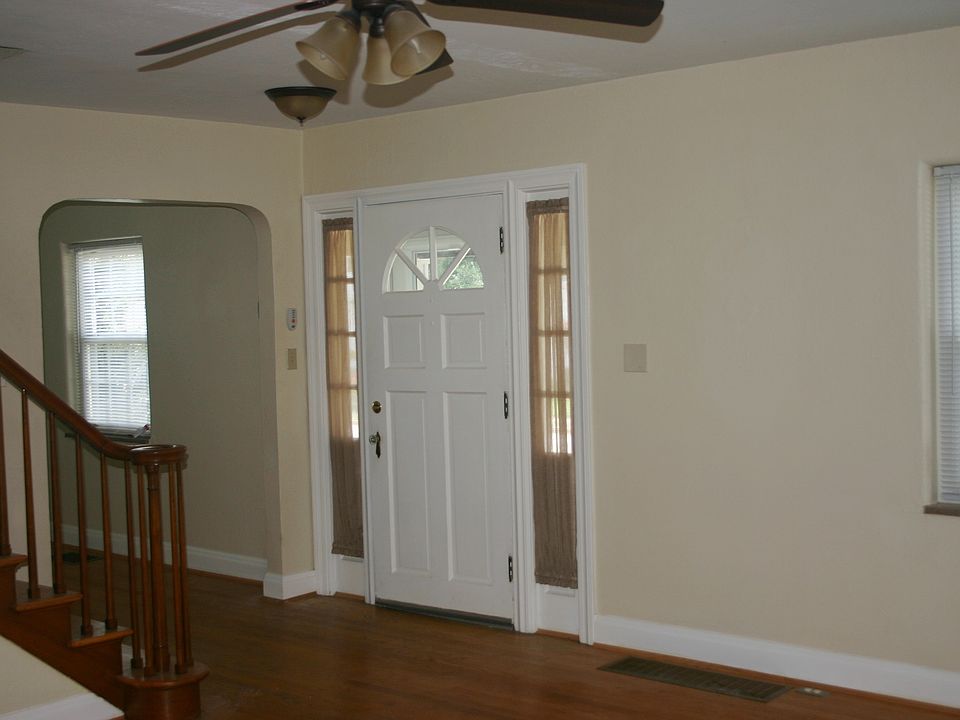 1st image of 210 Oakey Ave