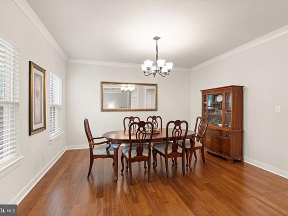 4th image of 7483 Lake Willow Ct