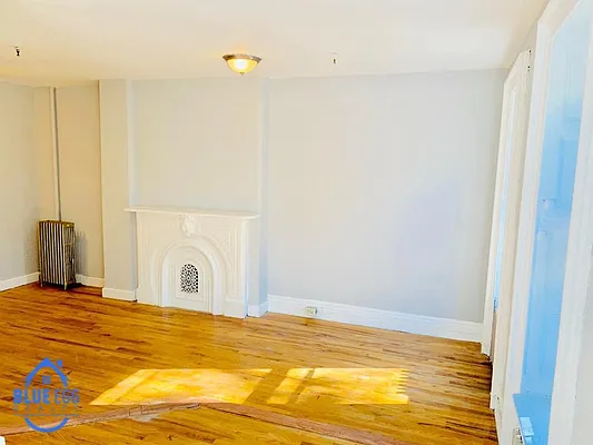 Rented by Blue Egg Realty Corp | media 30