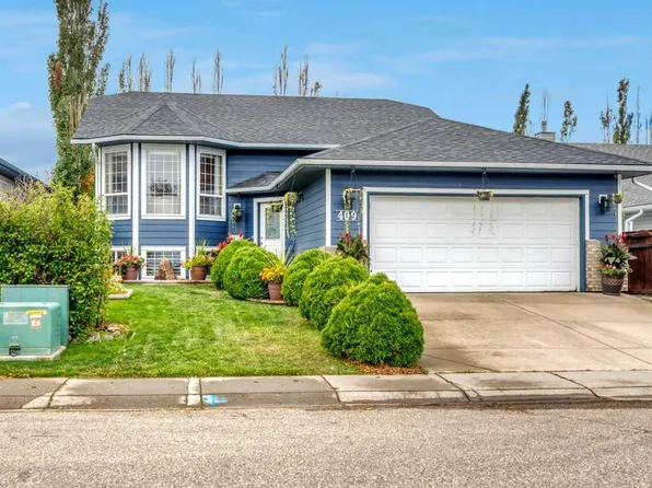 409 E Strathford Bay, Strathmore, AB T1P 1N8